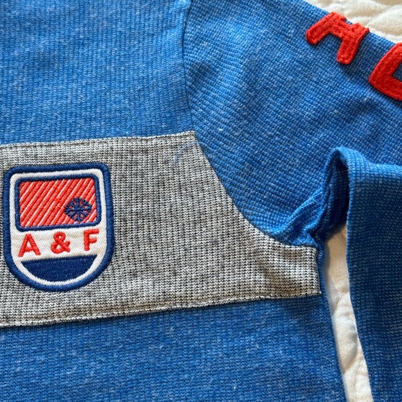 Abercrombie Kids Long Sleeve- Kids Size 9/10 - Picture 6 of 11